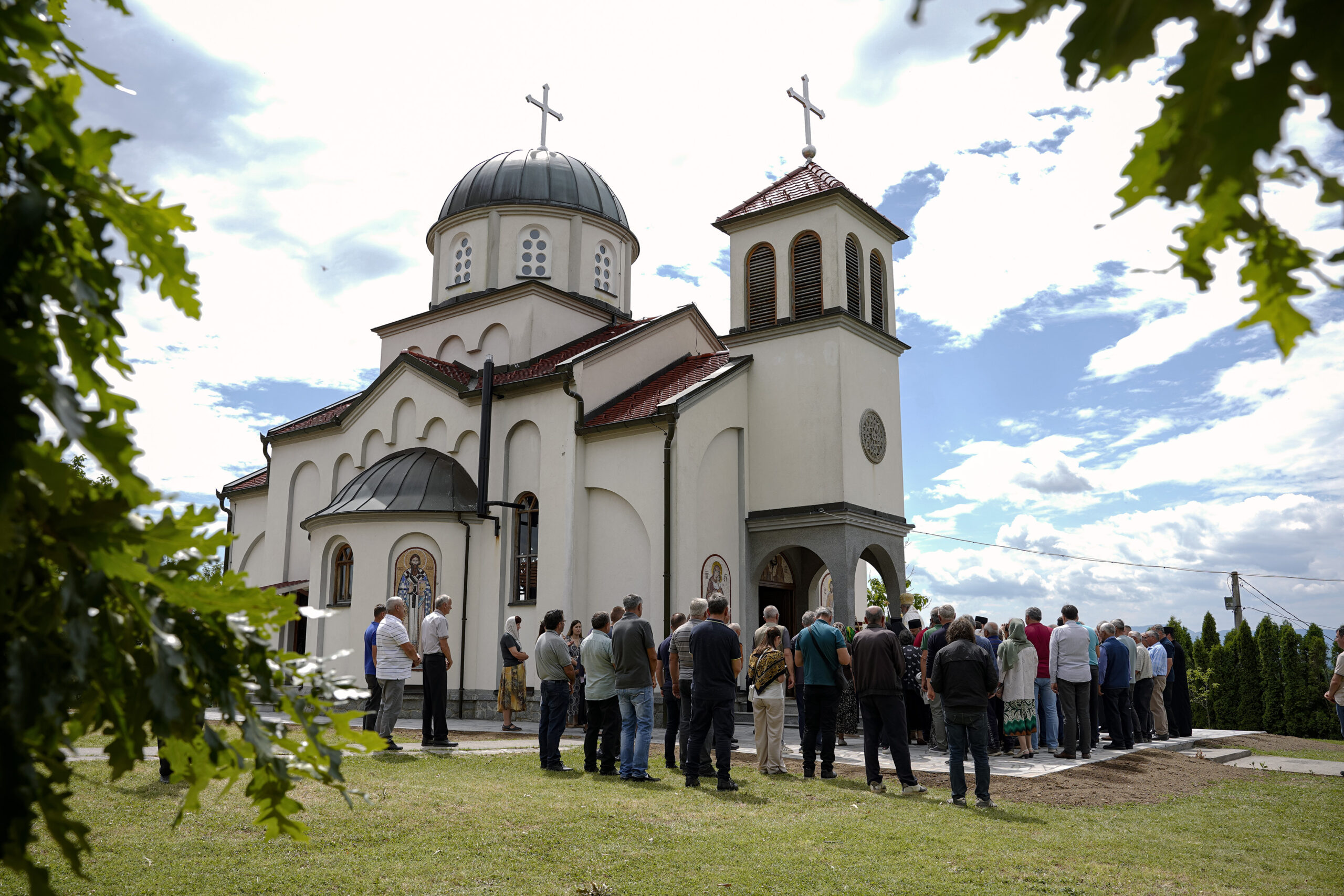 Епископ Исихије служио у манастиру Плужац у част храмовне славе